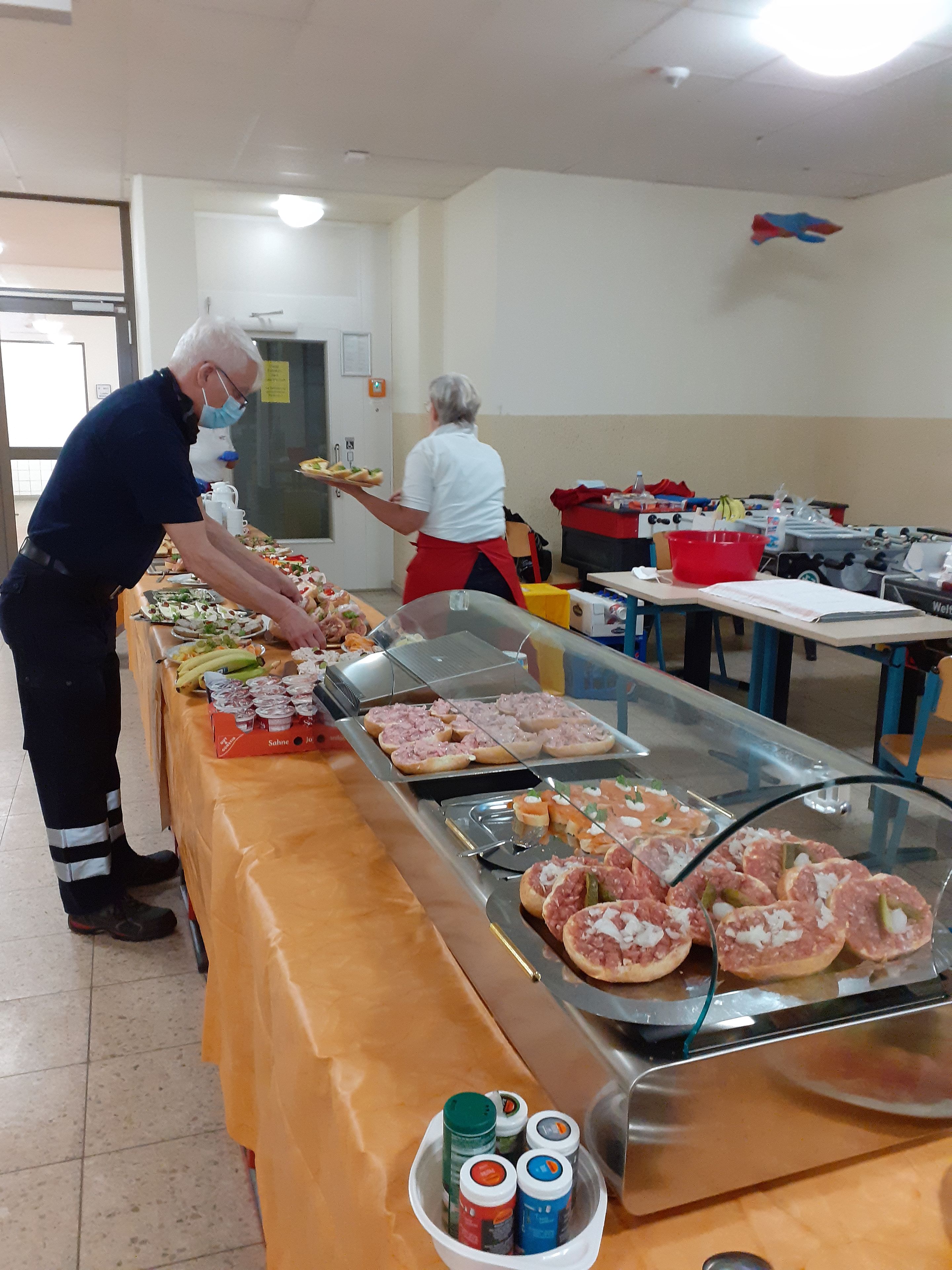 DRK Buffet zur Stärkung nach der Spende