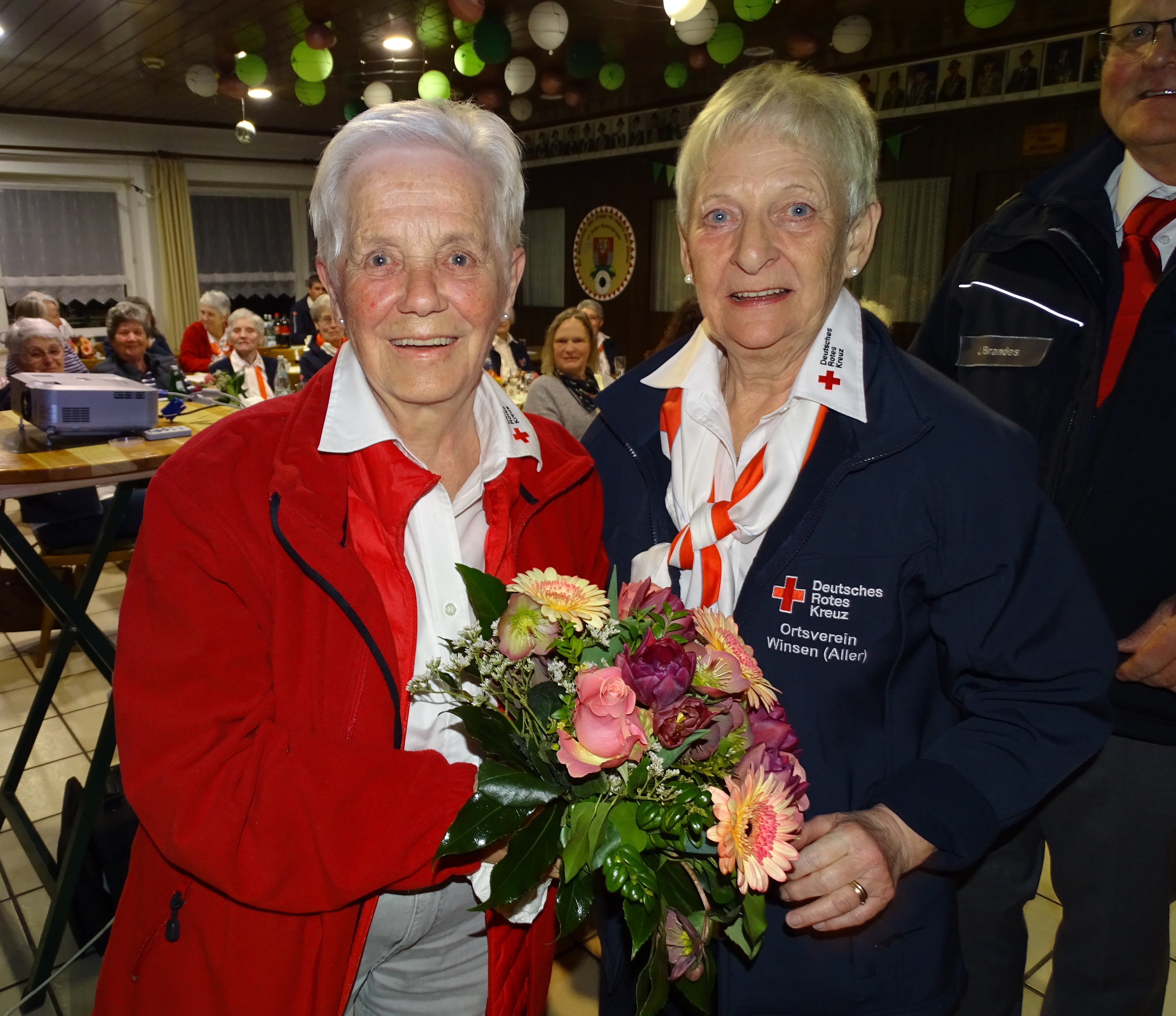 Inge Lindhorst, rechts, 55 Jahre Mitgliedschaft